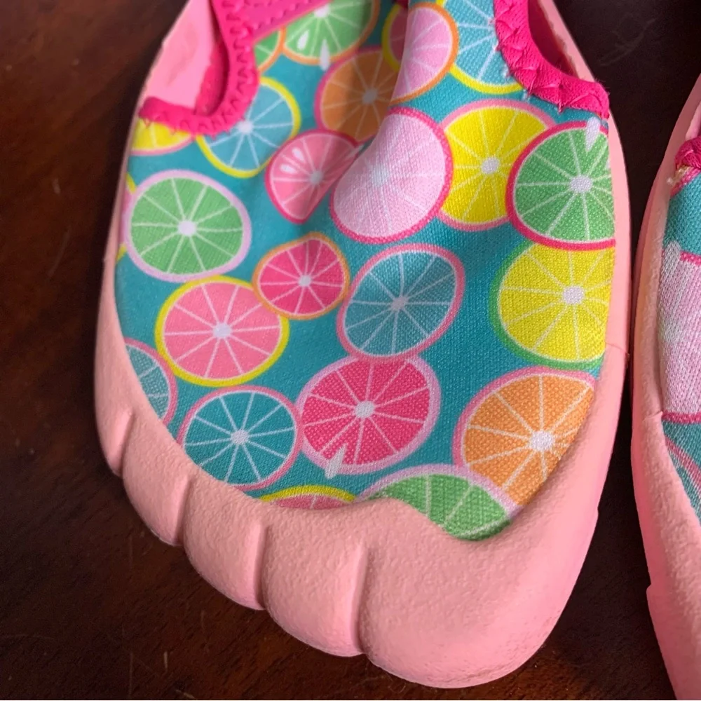 Newt Citrus Toed Water Shoes
